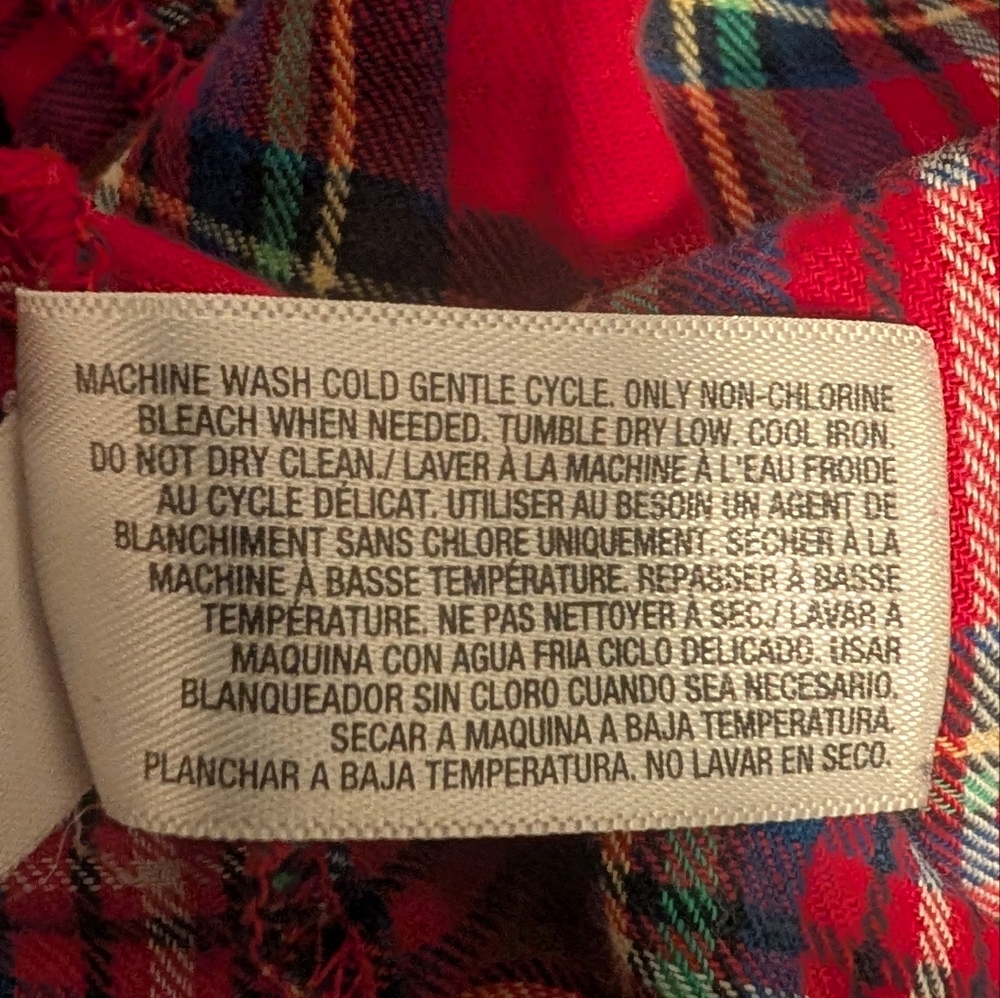 Old Navy Classic Royal Stewart Plaid Flannel Button-Down - Picture 4 of 6